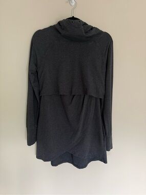 Latched Mama Nursing Petal Wrap Front Pockets Gray Cowl Sweatshirt Hoodie Sz
M